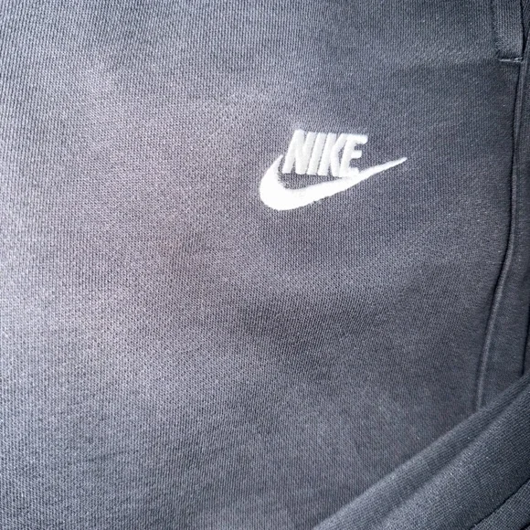 Nike sportswear club fleece tapered sweatpants black men’s small - Picture 4 of 5